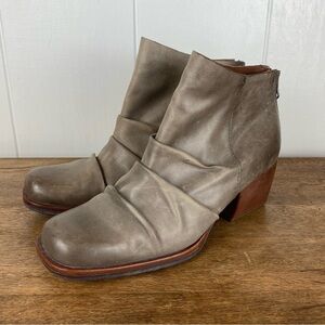 KORK-EASE Kissel Taupe Ruched Leather Ankle Boots size 7M